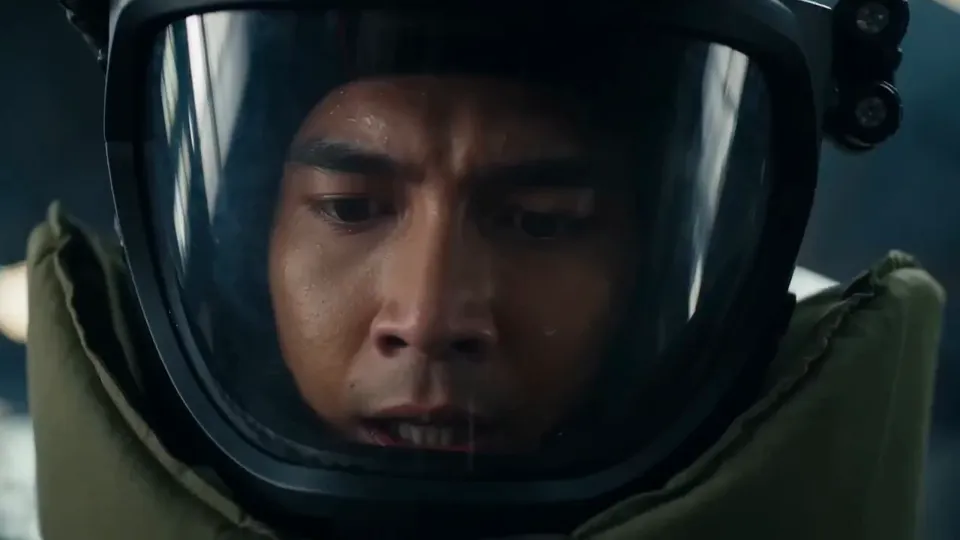 angrydance example: A close-up of an astronaut's face inside a helmet